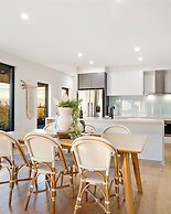 Hedge Apartments by CLLIX