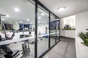 Hedge Apartments by CLLIX