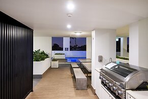 Hedge Apartments by CLLIX