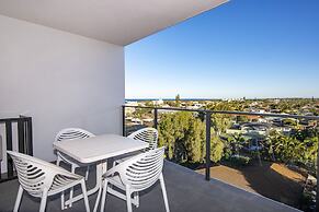 Hedge Apartments by CLLIX