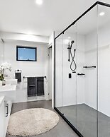 Hedge Apartments by CLLIX