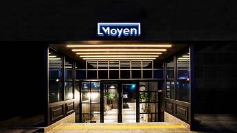 Moyen Hotel