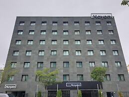Moyen Hotel