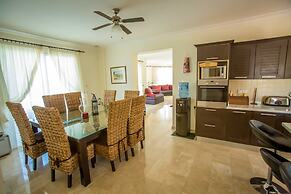 Captivating 5-bed Villa With Private Pool & Garden