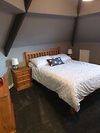 Lovely 4 bed House Sleeping 8 Near Ashbourne