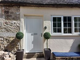 Lovely 4 bed House Sleeping 8 Near Ashbourne