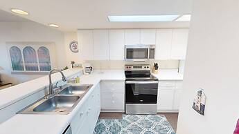 Seacrest 314 is a 2 BR Gulf Side on Okaloosa Island by RedAwning