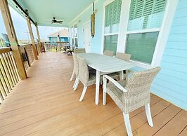 At Long Last 3 Bedroom Home by RedAwning