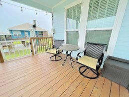 At Long Last 3 Bedroom Home by RedAwning