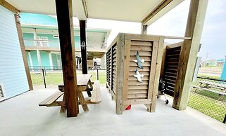 At Long Last 3 Bedroom Home by RedAwning