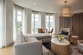 The Brenton Hotel