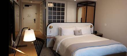 The Brenton Hotel