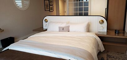 The Brenton Hotel