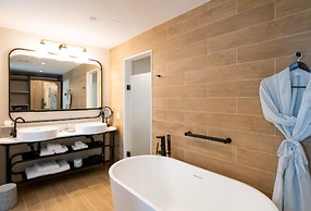 The Brenton Hotel