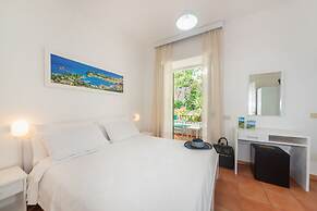 Villa Bina Sea Hotel