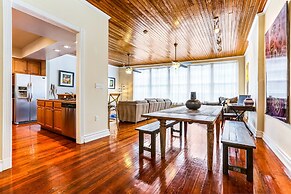 Huge 4-BR 4-BTH Steps to FQ by Hosteeva