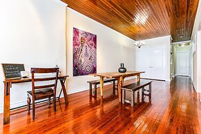 Huge 4-BR 4-BTH Steps to FQ by Hosteeva