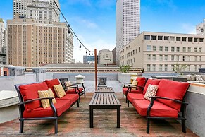 Huge 4-BR 4-BTH Steps to FQ by Hosteeva