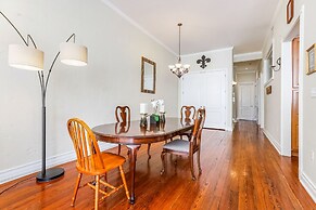 Huge 4-BR 4-BTH Steps to FQ by Hosteeva