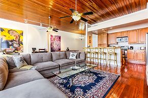 Huge 4-BR 4-BTH Steps to FQ by Hosteeva