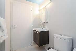 Roami at 250 Collins