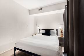 Roami at 250 Collins