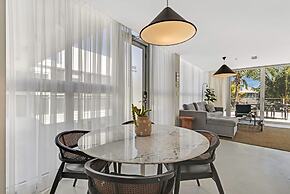 Roami at 250 Collins