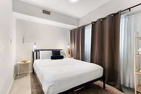 Roami at 250 Collins