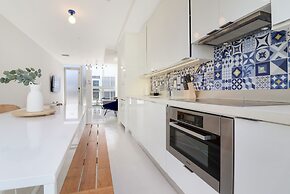 Roami at 250 Collins