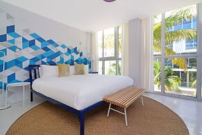 Roami at 250 Collins