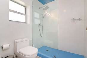 Roami at 250 Collins