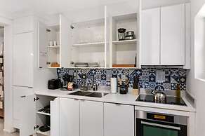 Roami at 250 Collins