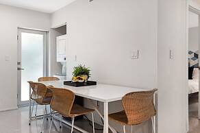 Roami at 250 Collins