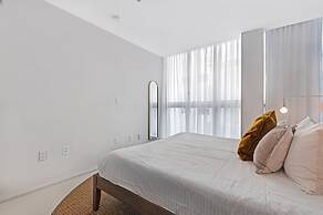 Roami at 250 Collins