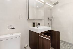 Roami at 250 Collins