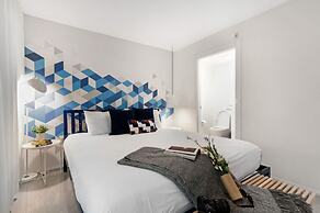 Roami at 250 Collins