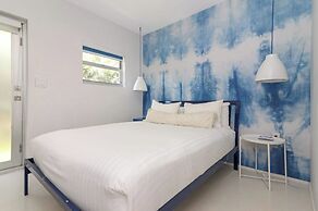 Roami at 250 Collins