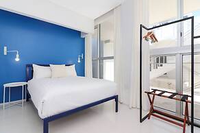 Roami at 250 Collins