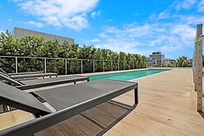 Roami at 250 Collins