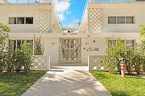 Roami at 250 Collins