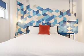 Roami at 250 Collins