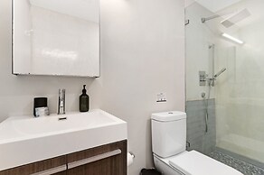 Roami at 250 Collins