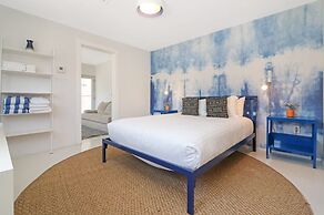 Roami at 250 Collins