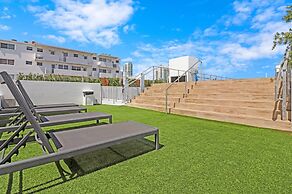 Roami at 250 Collins