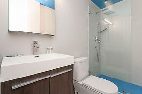 Roami at 250 Collins