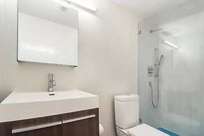 Roami at 250 Collins