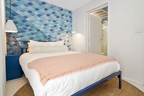 Roami at 250 Collins