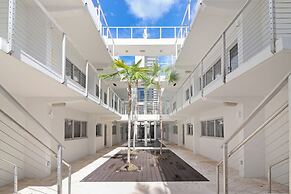 Roami at 250 Collins