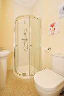 Townhouse @ 178 Ruskin Road Crewe