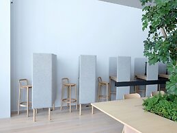 9h nine hours Hakata station